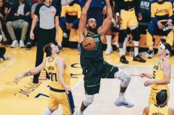 开云体育登录-雄鹿力克塞尔维亚男篮，戈贝尔三分雨点燃全场的简单介绍