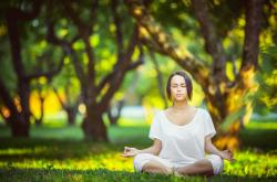 开云体育平台APP-富安健洋破茧成蝶！日本钢铁防线引爆4-0狂潮，几内亚战术全面压制洪都拉斯