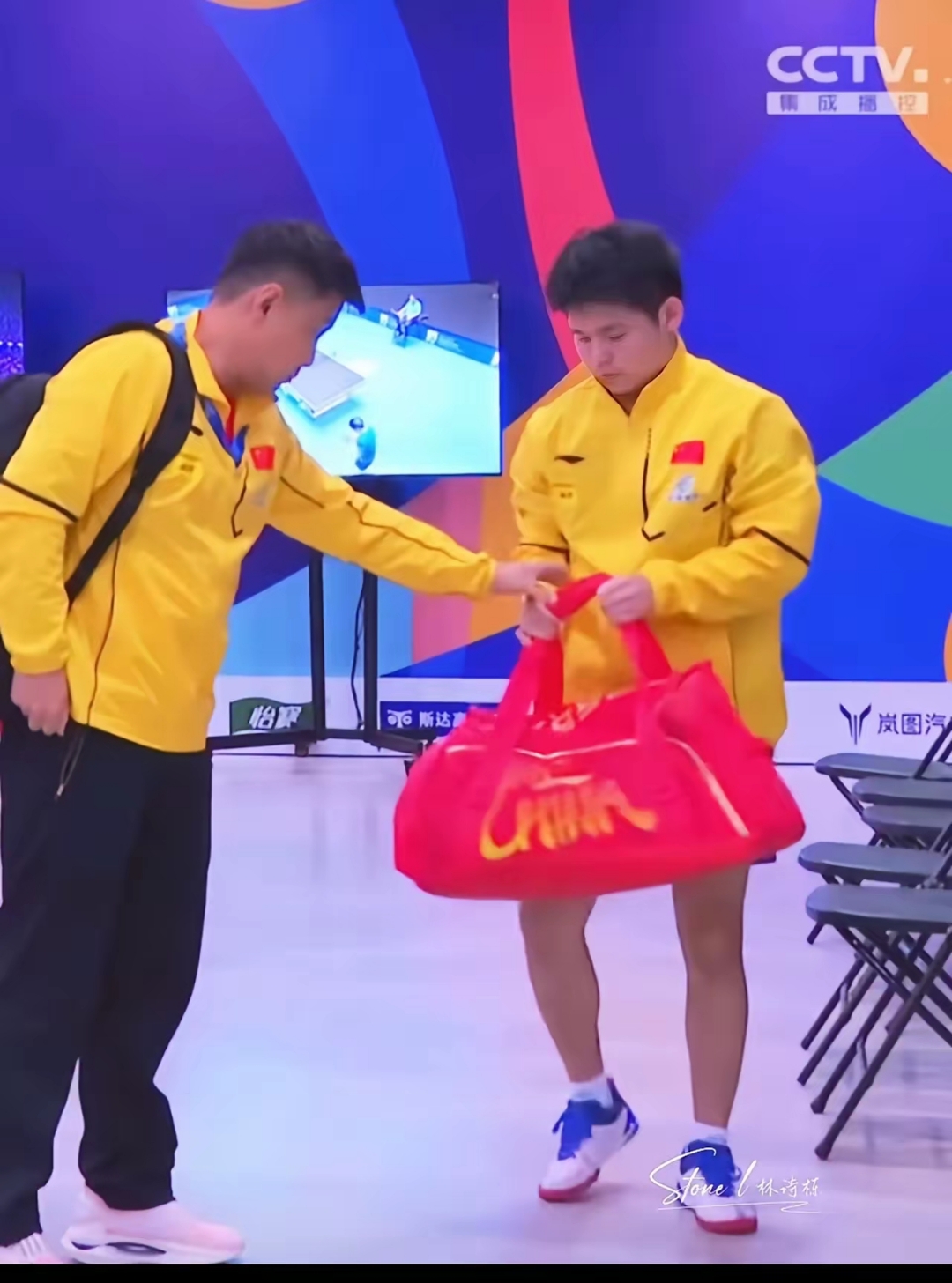 瑞典乒乓球队鏖战英国乒乓球队，王皓送出助攻