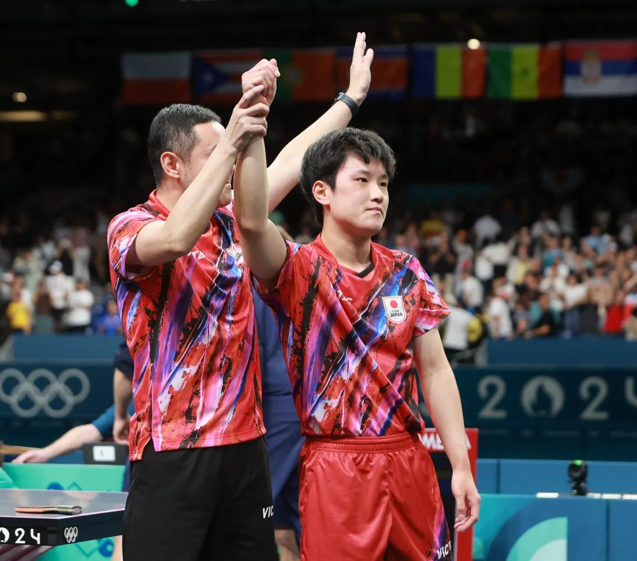 奥地利队完胜韩国队,张本智和惊艳四座 奥地利队完胜韩国队,张本智和惊艳四座