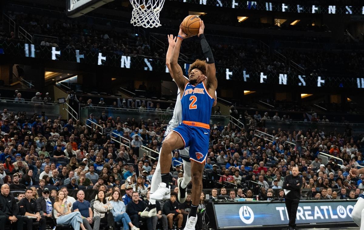 篮网鏖战独行侠，布克高光表现