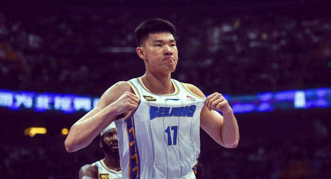 北京首钢队大胜山西男篮,球员状态火热表现抢眼 北京首钢队大胜山西男篮,球员状态火热表现抢眼